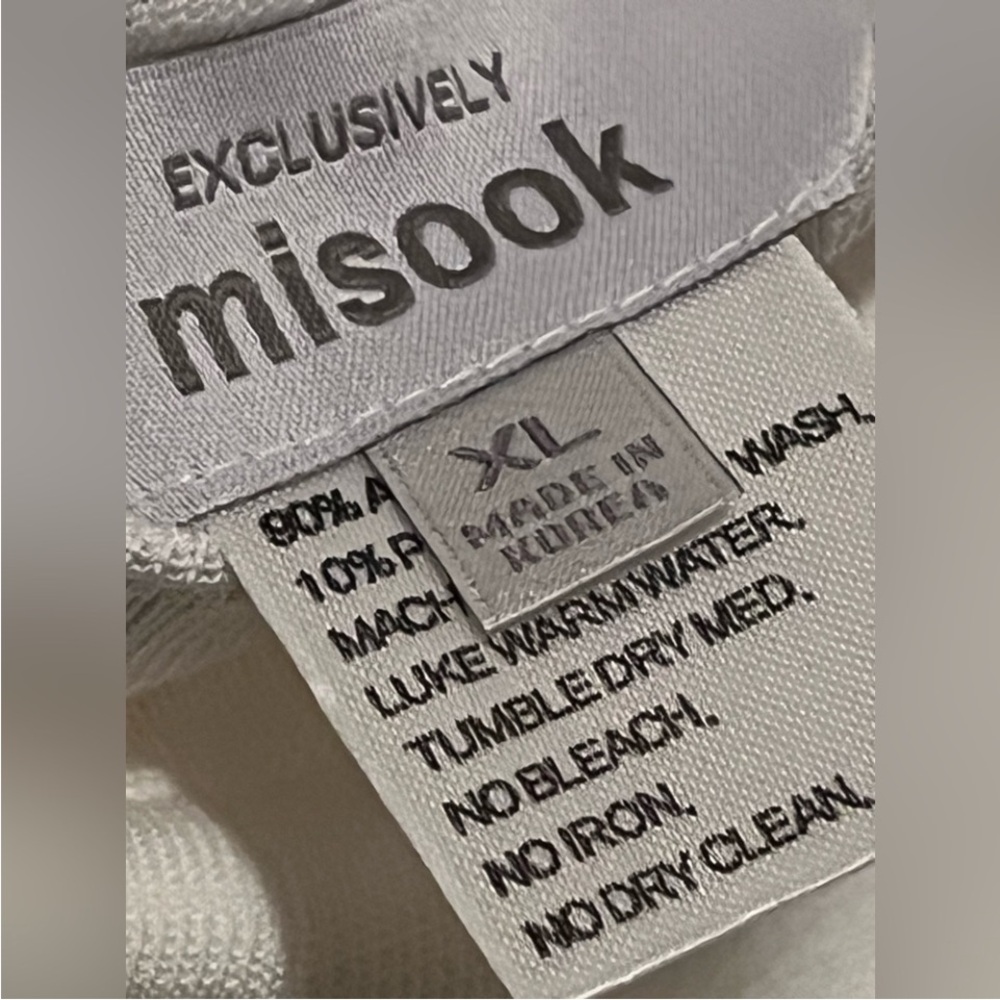 Misook White  Crop Knit Leg Pants •  XL - Picture 4 of 9